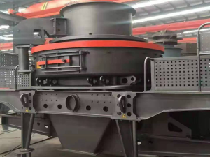 立式?jīng)_擊破碎機(jī)怎么樣？怎么解決出分粉高的問題？