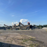 固定式花崗巖破碎生產(chǎn)線和移動(dòng)式花崗巖破碎生產(chǎn)線的區(qū)別