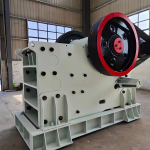 顎式破碎機(jī)電機(jī)一體化設(shè)計(jì)和分體式有什么不一樣？