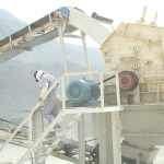 反擊式破碎機處理物料的三種破碎機理